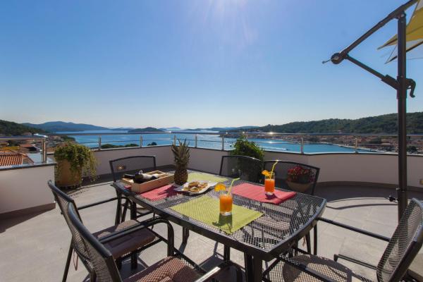 Apartments Matea - Murter
