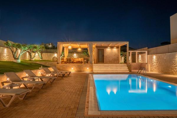 Avelia Luxury Villa With Private Pool - Heraklion