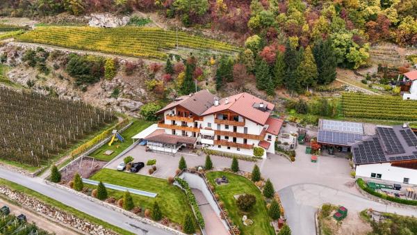 Na zdjęciu widoczny jest obiekt Residence Fallrohrhof położony w mieście Naturns.