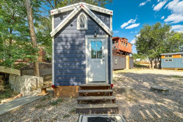 Red Rock Roost Posh Studio Near Hiking Trails - Manitou Springs, CO