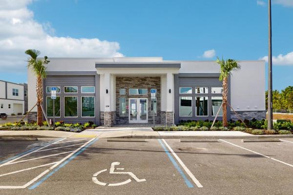 Dog-friendly Radiant & Modern Townhome With Private Pool, Patio, Ac, & W/d - Davenport, FL
