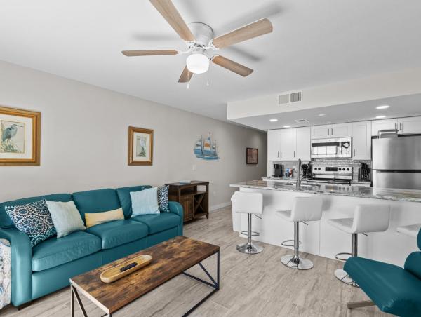 Island Place 106 Modern Style With Amazing Pool! - Cedar Key, FL