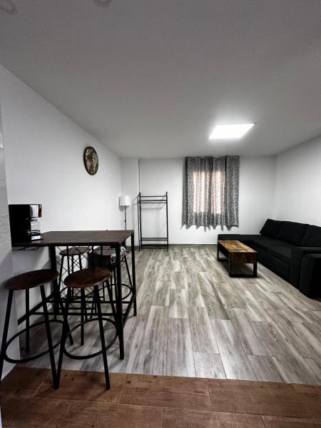 Nella foto è visibile l'oggetto Apartamento céntrico con patio privado y terraza ideal para grupos situato nella città di Malaga.