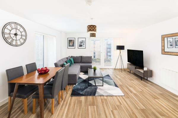The Lincoln Tribe By Prime Stays - 3 Bedroom Residence With Gated Parking & Garden - Warwickshire