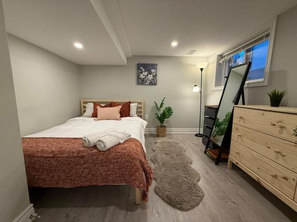 2br In The Heart Of Little Italy - Toronto