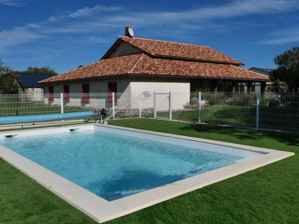 Maison Avec Piscine Privée, Parking - 10 Pers. - Fr-1-616-564 - Ribérac