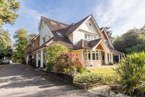 The Gables Penthouse - 15-minute Walk To Branksome Chine Beach - Poole