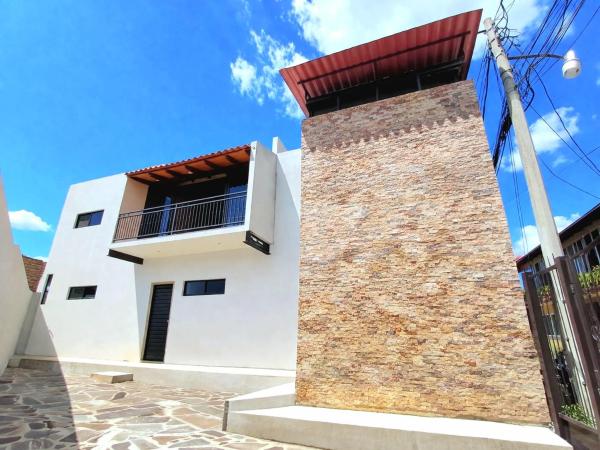 A la foto es mostra l'objecte Casa Luca situat a la ciutat de Mazamitla.