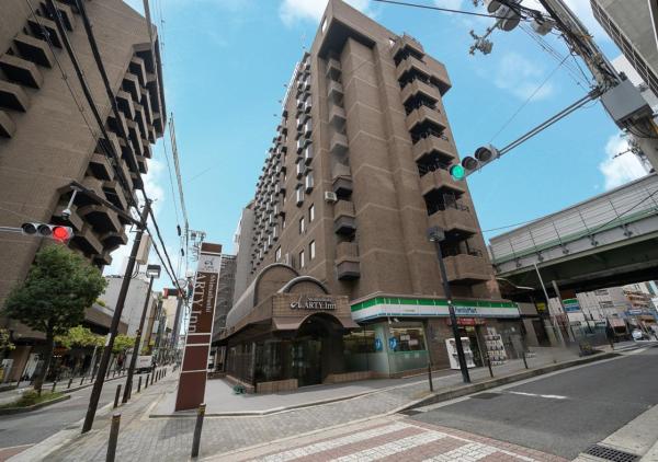 På billedet ses objektet Shinsaibashi ARTY Inn beliggende i byen Osaka.