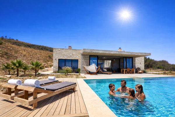 Sea View Villa With Private Swimming Pool - Heraklion
