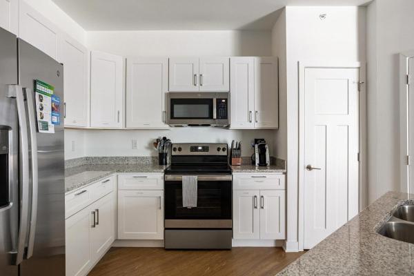 Landing Stylish 2bd Gym - Indianapolis