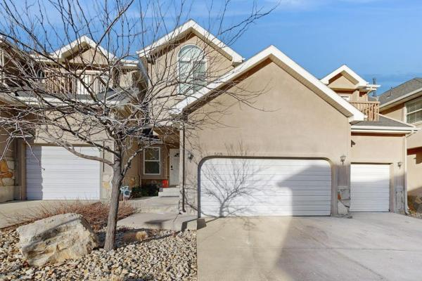 Large & Luxurious Home With Private Hot Tub And Fireplace - Sandy, UT