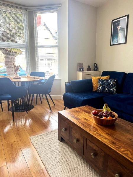 Stylish Ground-floor Flat, Walk To Beach & Parking - Llandudno