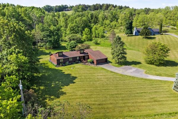 Private Canandaigua Retreat- Hot Tubpet Friendly - Finger Lakes, NY