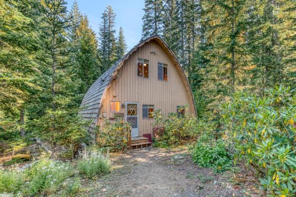 Creek-side Mountain Cabin With Fireplace Balcony & Full Kitchen - Near Hiking - Cooper Spur Mountain Resort, OR