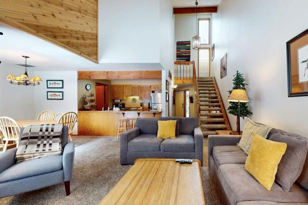 Open & Modern Condo With Pool Hot Tub Fireplace & W&d - Sunriver, OR