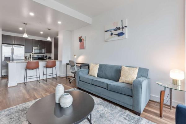 Modern Apt Heart Of Seaport - Somerville, MA