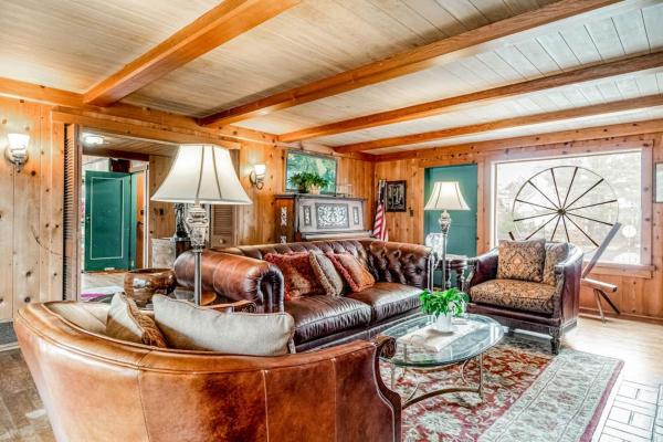 Dog-friendly Retreat With Game Room Firepit Kitchen & Kitchenettes - Seaside, OR
