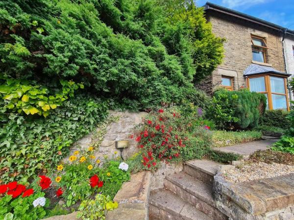 Character Cottage With Garden - Central Buxton - Buxton, UK