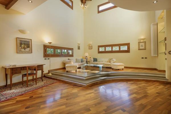 Majestic Private Villa - Private Parking - Rho