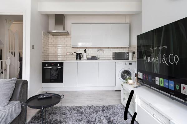 Jasmin Place - Luton