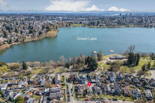 Pet-friendly Craftsman Home-1 Block From Greenlake - Seattle, WA