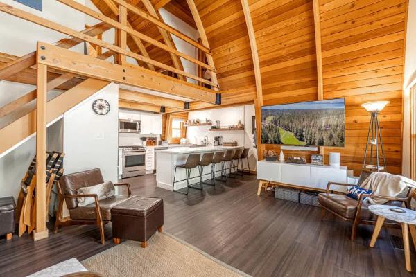 Stunning Canoe-frame Cabin With Private Hot Tub Near Lake Tahoe Beaches In Incline Village, Nevada - Carson City, NV