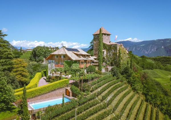 Apartments Schloss Warth - Bolzano