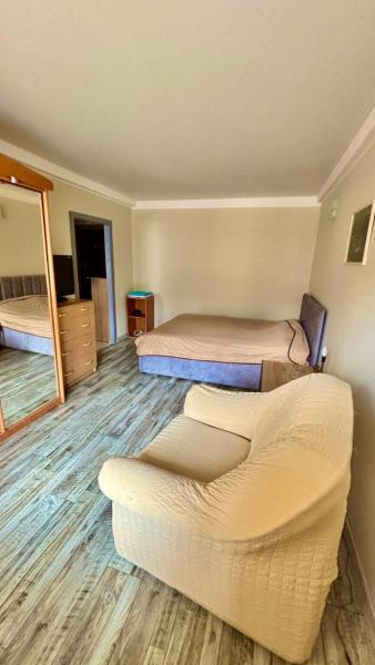 På billedet ses objektet Apartment metro Darnitsa beliggende i byen Kyiv.