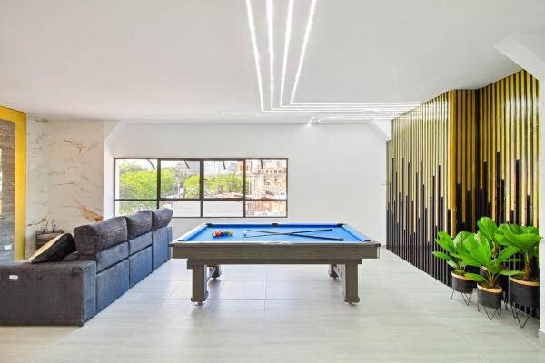 2 Bedroom Top Floor With Pool Table, 1 Block From Lleras Park P9 - Soacha