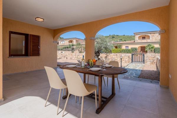 Villa Il Corallo - Elegante & 4 Min Dalla Spiaggia - San Teodoro