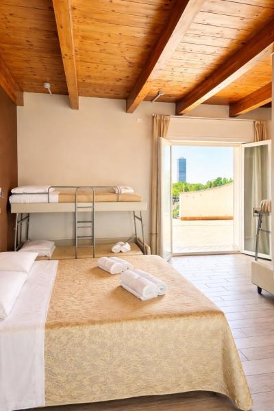 Camere Comfort Con Terrazza Solarium Favorita - Cervia