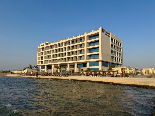 Na zdjęciu widoczny jest obiekt Waves Hotel położony w mieście Khuff.