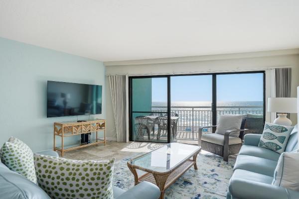 Beachfront Condo, Direct Access To Sugar Sand Beach, Heated Pool And Balcony Views - Largo, FL
