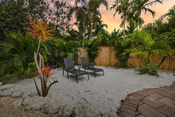 5bed2bath Pool Home Walking Distance From Beach! - Indian Rocks Beach, FL