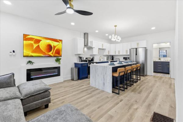 Newly Renovated 4 Br Near Downtown Indy W Garage - Indiana (State)