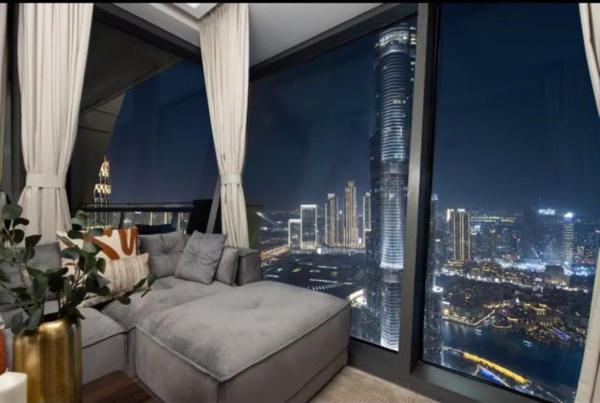 På billedet ses objektet Luxury 3 BR Premium Feel Iconic Burj View Connected To Dubai Mall beliggende i byen Dubai.