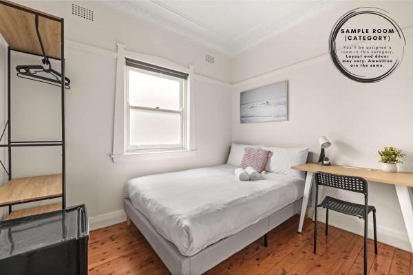 Auf dem Foto ist das Objekt Inviting Double Room - A Peaceful Budget Stay in Padstow - Shared Bathroom in der Stadt Padstow zu sehen.