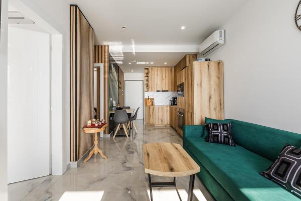 The Butterfly Apartment | Seafront & Amazing Views by PikHost, Lezhë