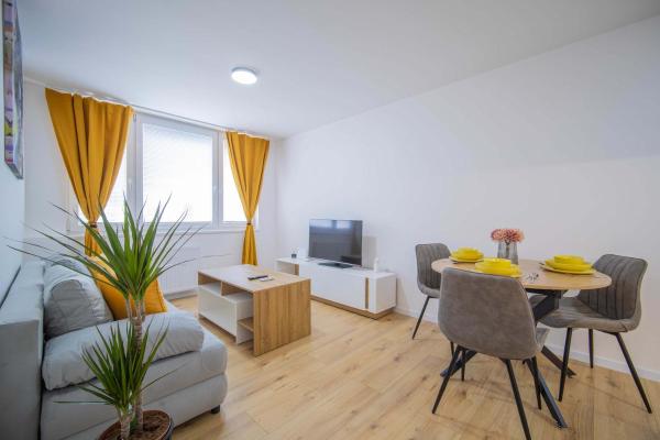 Boutique Living - Yellow Accent Apartment - Kösice