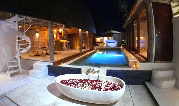 Private Vacation Rental Villa Pool And Jacuzzi, 4bedrooms, 4bathrooms, With Free Airport Pick - Kuta