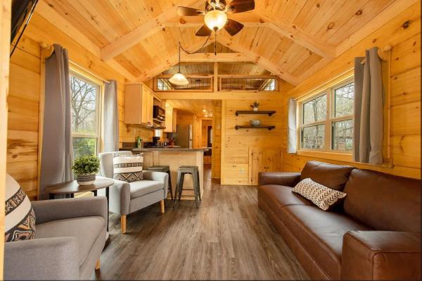 A la foto es mostra l'objecte Jake Cabin Luxury Hot Tub Cabin Near Downtown situat a la ciutat de Chattanooga.