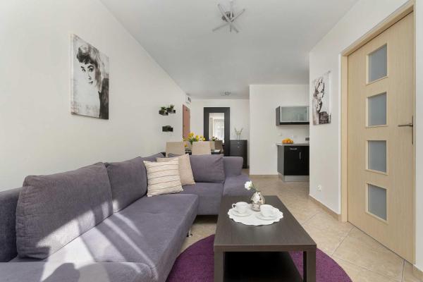 Cozy Apartment Near The Sea And Downtown By Noclegi Renters - Misdroy