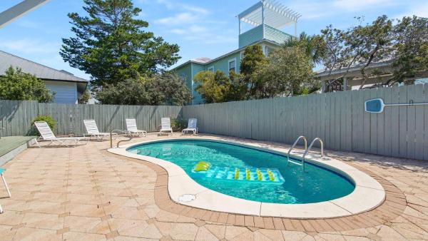 Salty By Nature By Beach Stay Vacations - Destin, FL