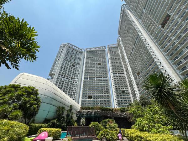 AMOREsuite Hotel Residences at Acqua, Manila