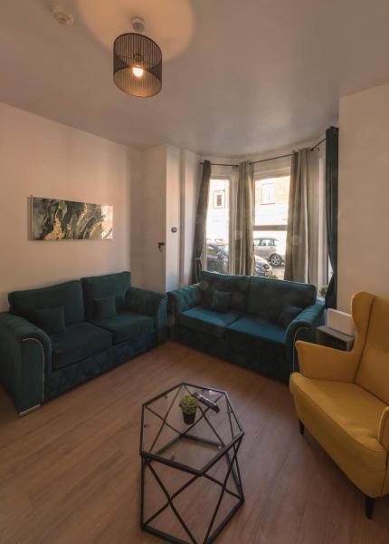 5br Charming House - Belfast