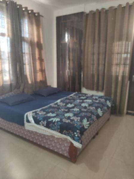 Auf dem Foto ist das Objekt Yog Kul Home Stay - Economy in der Stadt Rishikesh zu sehen.