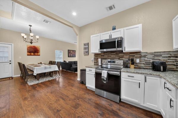 Minutes From Alamodome, Riverwalk, Pearl And Hbgcc - San Antonio, TX