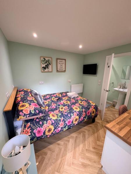 Clover Road Guest Suite - Suffolk