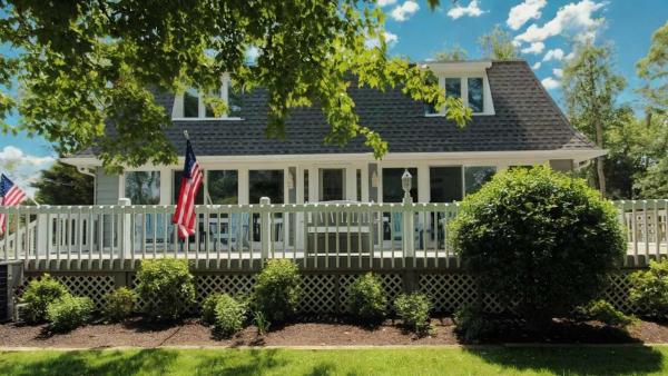 Second Floor Condo - Pool - 4 Bedrooms - Cape May, NJ